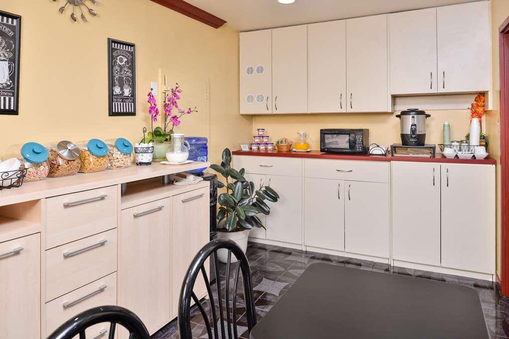Americas Best Value Inn Buda Zewnętrze zdjęcie