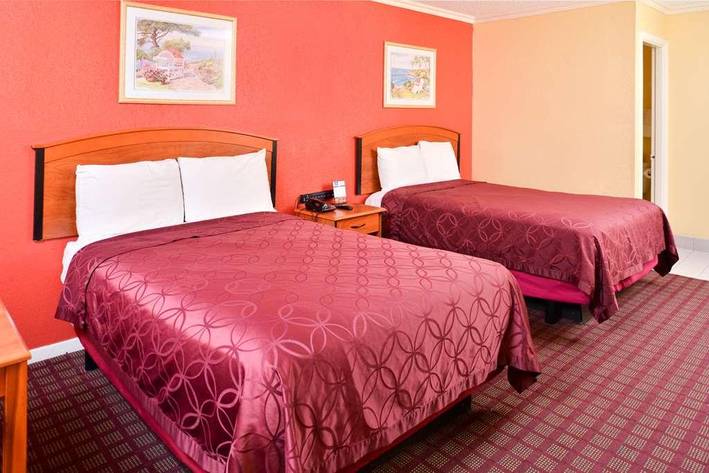 Americas Best Value Inn Buda Zewnętrze zdjęcie