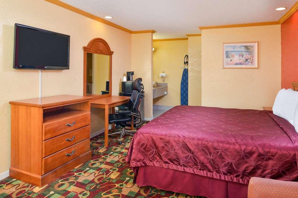 Americas Best Value Inn Buda Zewnętrze zdjęcie